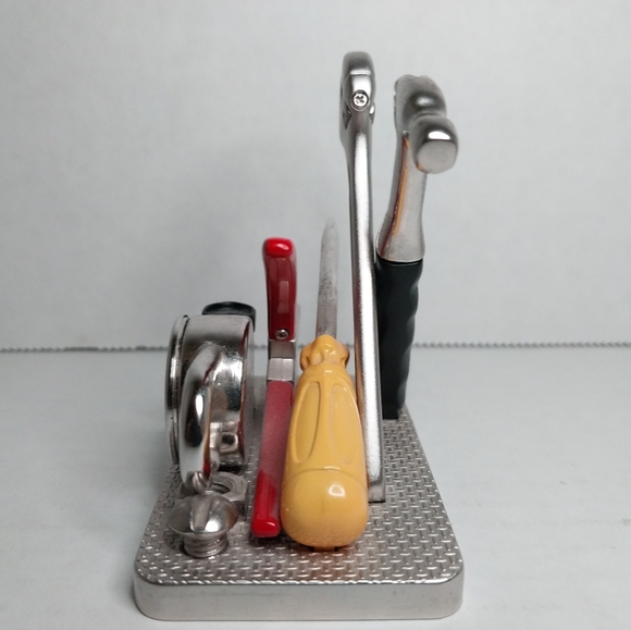 Timex small tool clock. hammer, screw driver. wrench, lock etc - Picture 5 of 6